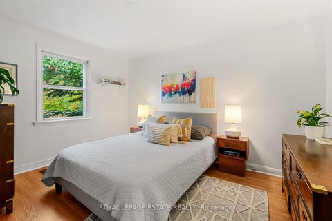 Photo 20 at 16 Ridgemoor Avenue, Cliffside, Toronto