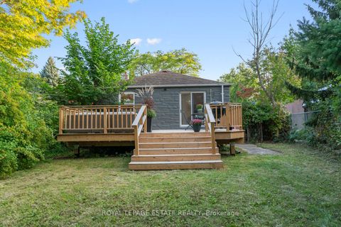 Photo 34 at 16 Ridgemoor Avenue, Cliffside, Toronto