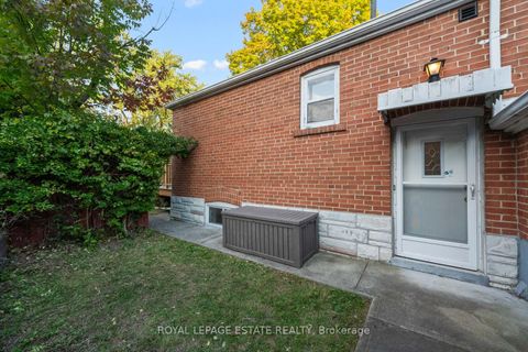 Photo 36 at 16 Ridgemoor Avenue, Cliffside, Toronto