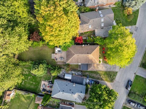 Photo 39 at 16 Ridgemoor Avenue, Cliffside, Toronto