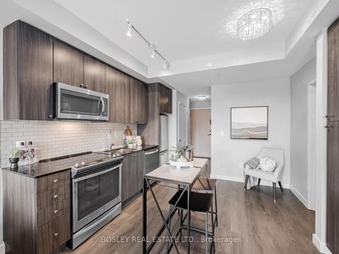Photo 5 at 201 - 150 Sabina Drive, GO Glenorchy, Oakville