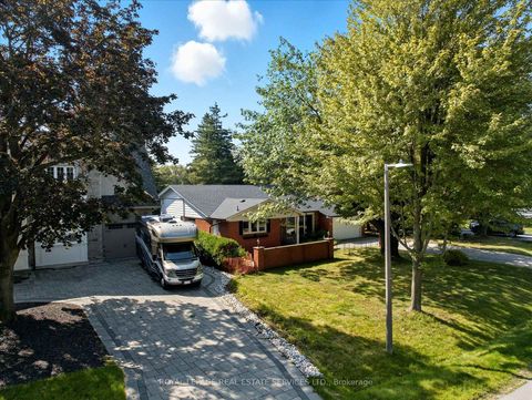 Photo 2 at 1536 Venetia Drive, SW Southwest, Oakville
