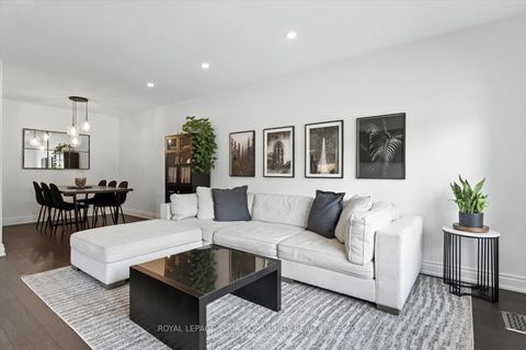Photo 4 at 33 Murellen Crescent, Victoria Village, Toronto