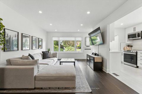 Photo 8 at 33 Murellen Crescent, Victoria Village, Toronto