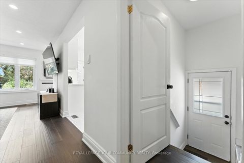 Photo 18 at 33 Murellen Crescent, Victoria Village, Toronto