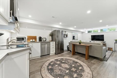 Photo 26 at 33 Murellen Crescent, Victoria Village, Toronto