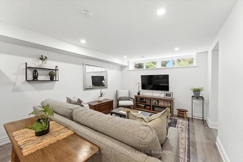 Photo 31 at 33 Murellen Crescent, Victoria Village, Toronto