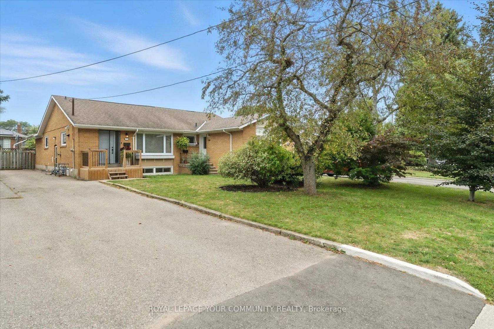 33 Murellen Crescent, Victoria Village, Toronto 