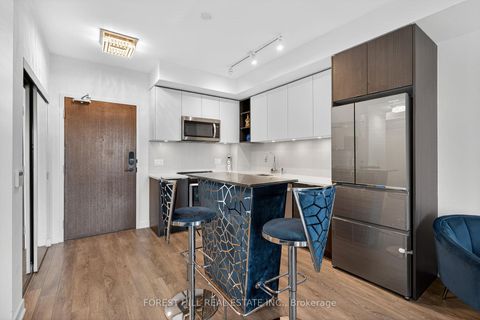 Photo 6 at 831 - 100 Eagle Rock Way, Maple, Vaughan