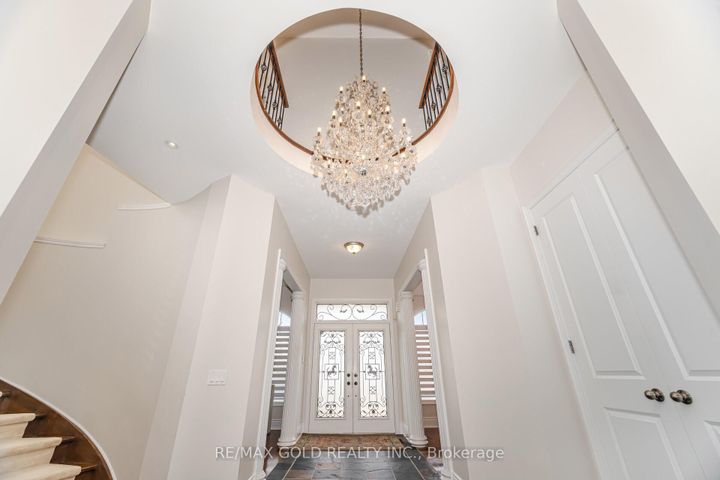 Photo 2 at 10 Vissini Way, Bram East, Brampton