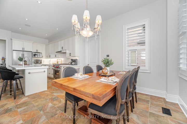 Photo 10 at 10 Vissini Way, Bram East, Brampton