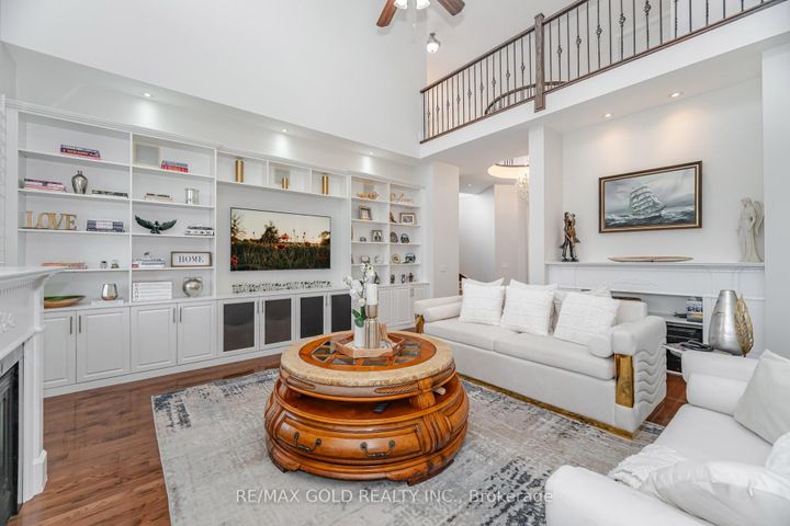 Photo 12 at 10 Vissini Way, Bram East, Brampton