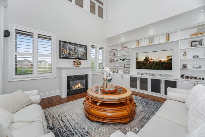 Photo 13 at 10 Vissini Way, Bram East, Brampton