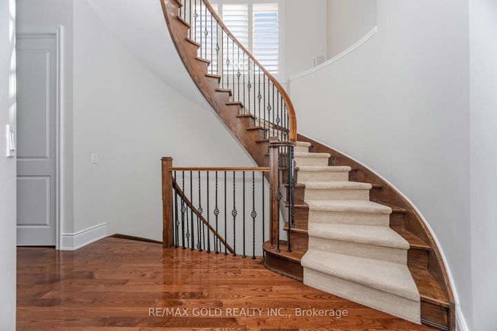 Photo 17 at 10 Vissini Way, Bram East, Brampton