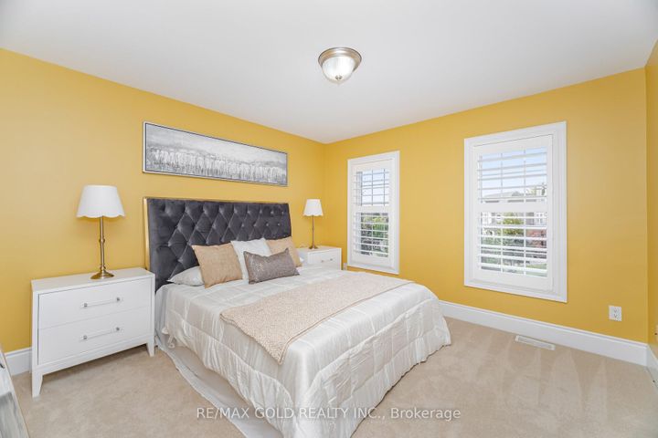 Photo 25 at 10 Vissini Way, Bram East, Brampton