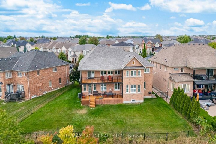 Photo 38 at 10 Vissini Way, Bram East, Brampton