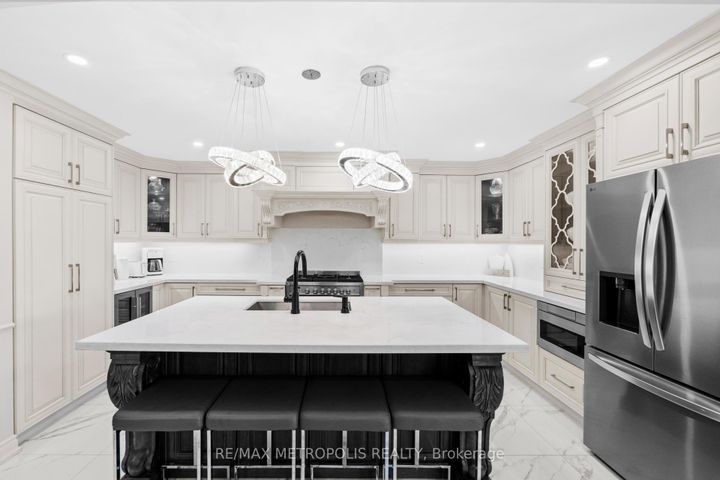 Photo 15 at 914 Sproule Crescent, Pinecrest, Oshawa