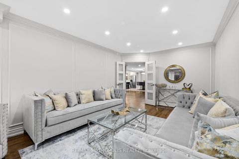 Photo 8 at 914 Sproule Crescent, Pinecrest, Oshawa