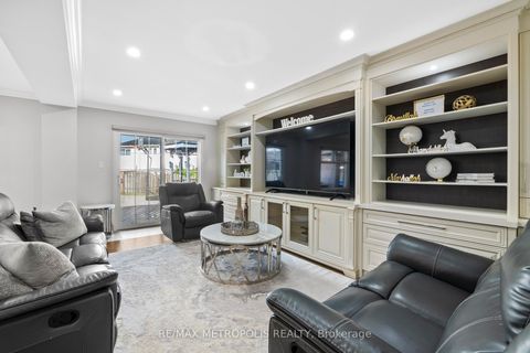 Photo 9 at 914 Sproule Crescent, Pinecrest, Oshawa