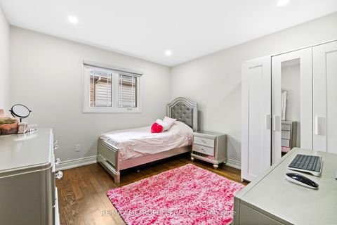 Photo 27 at 914 Sproule Crescent, Pinecrest, Oshawa