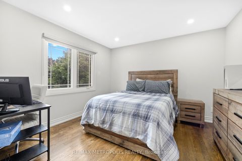 Photo 29 at 914 Sproule Crescent, Pinecrest, Oshawa