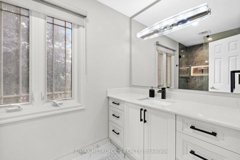 Photo 33 at 914 Sproule Crescent, Pinecrest, Oshawa