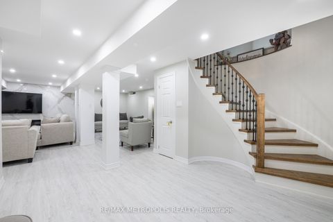 Photo 36 at 914 Sproule Crescent, Pinecrest, Oshawa