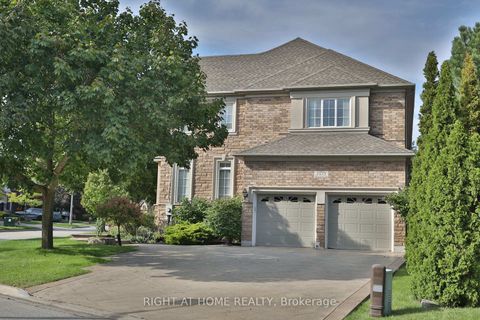 Photo 3 at 2435 VALLEY FOREST Way, RO River Oaks, Oakville