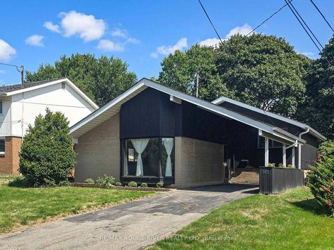 Photo 1 at 101 Oakley Boulevard, Bendale, Toronto