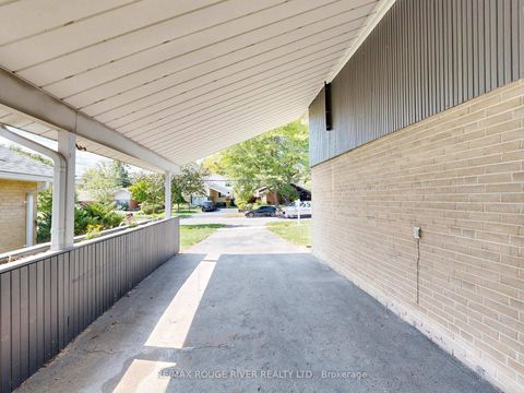 Photo 3 at 101 Oakley Boulevard, Bendale, Toronto