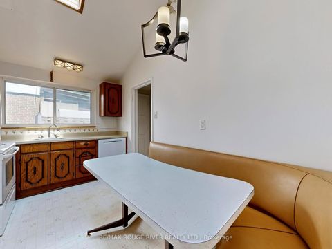 Photo 11 at 101 Oakley Boulevard, Bendale, Toronto