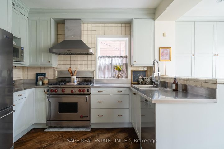 Photo 13 at 57 Castle Frank Road, Moore Park, Toronto