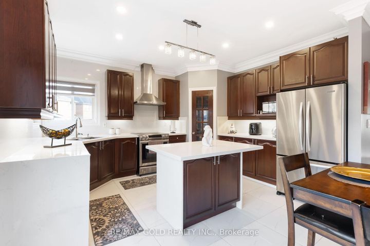 Photo 22 at 15 smoothrock Trail, Wellington North, Brampton