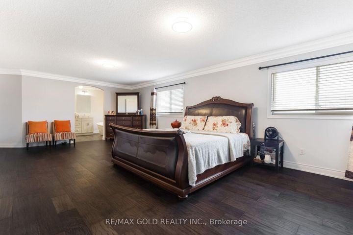 Photo 27 at 15 smoothrock Trail, Wellington North, Brampton