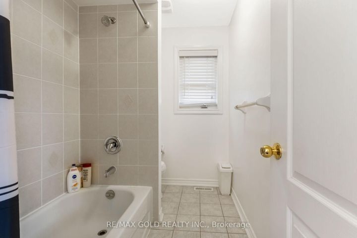 Photo 36 at 15 smoothrock Trail, Wellington North, Brampton
