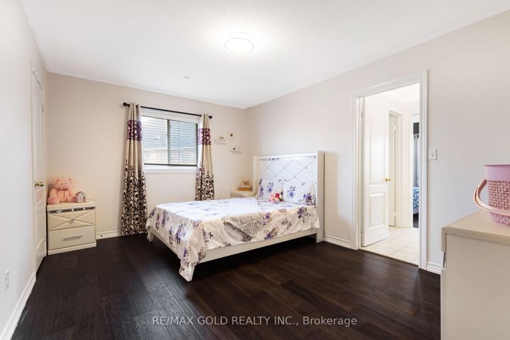Photo 37 at 15 smoothrock Trail, Wellington North, Brampton