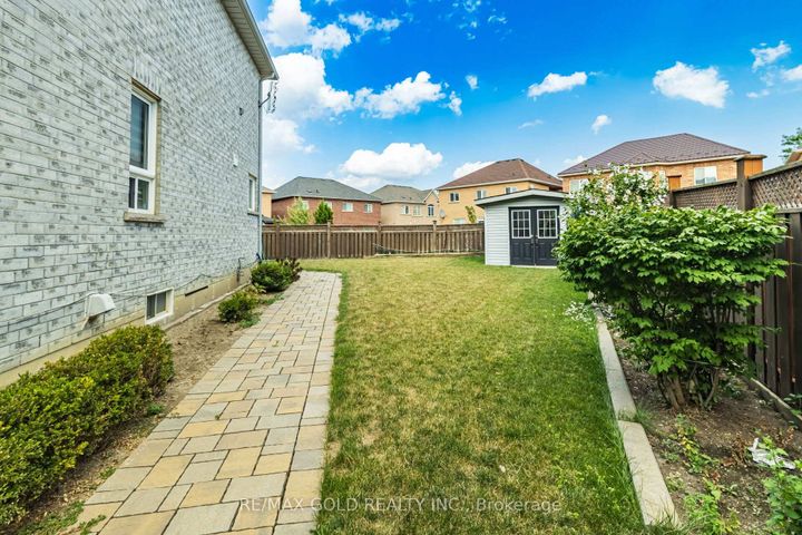 Photo 49 at 15 smoothrock Trail, Wellington North, Brampton