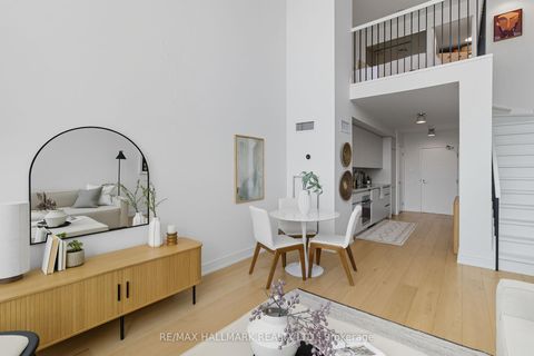 Photo 4 at 719 - 5 Hanna Avenue, Niagara, Toronto