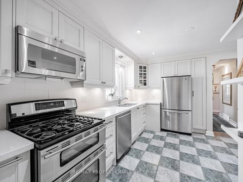 Photo 6 at 7 Ravenscrest Drive, Rosethorn, Toronto