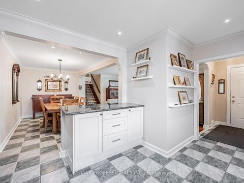 Photo 8 at 7 Ravenscrest Drive, Rosethorn, Toronto