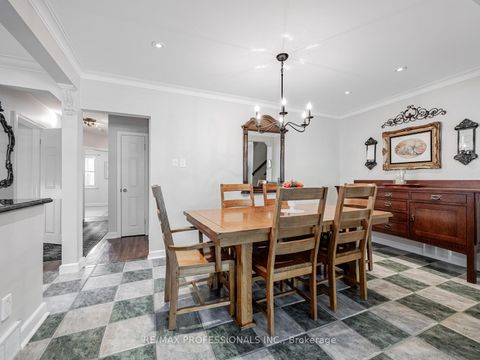 Photo 11 at 7 Ravenscrest Drive, Rosethorn, Toronto