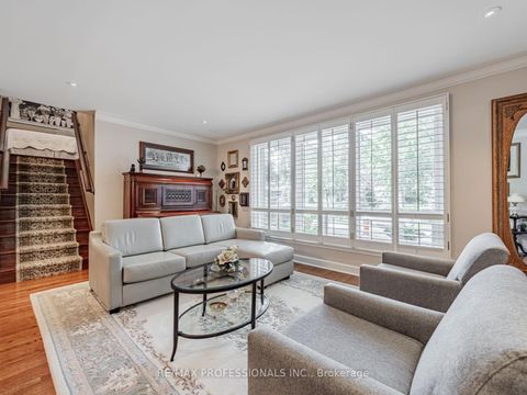 Photo 15 at 7 Ravenscrest Drive, Rosethorn, Toronto