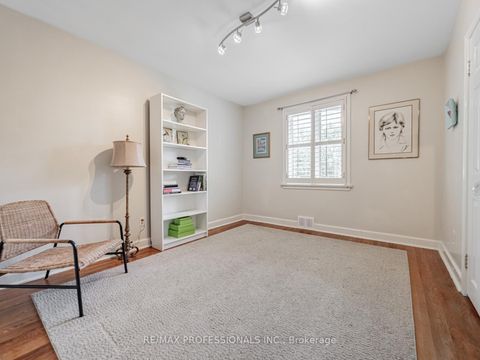 Photo 26 at 7 Ravenscrest Drive, Rosethorn, Toronto