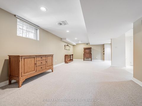 Photo 31 at 7 Ravenscrest Drive, Rosethorn, Toronto