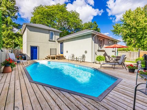 Photo 38 at 7 Ravenscrest Drive, Rosethorn, Toronto
