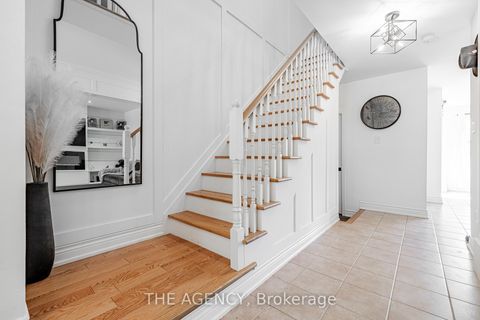 Photo 2 at 45 Castle Park Boulevard, Sonoma Heights, Vaughan