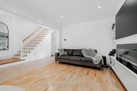 Photo 5 at 45 Castle Park Boulevard, Sonoma Heights, Vaughan