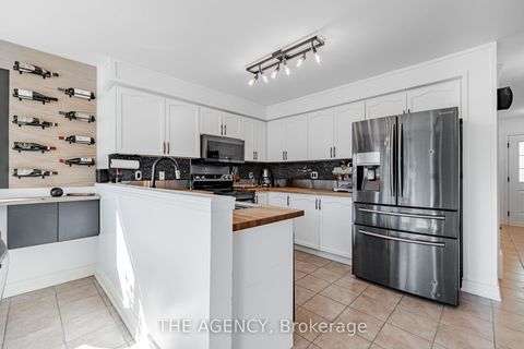 Photo 6 at 45 Castle Park Boulevard, Sonoma Heights, Vaughan