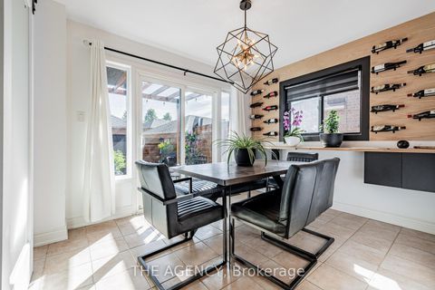 Photo 11 at 45 Castle Park Boulevard, Sonoma Heights, Vaughan