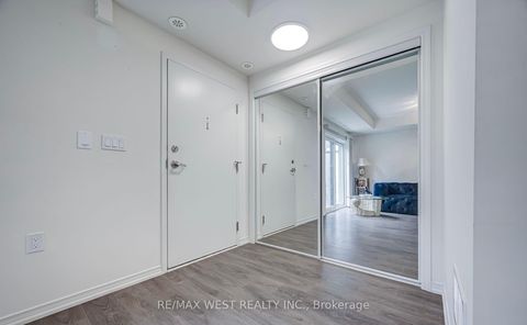 Photo 1 at 118 - 510 Kingbird Grove, Rouge E11, Toronto